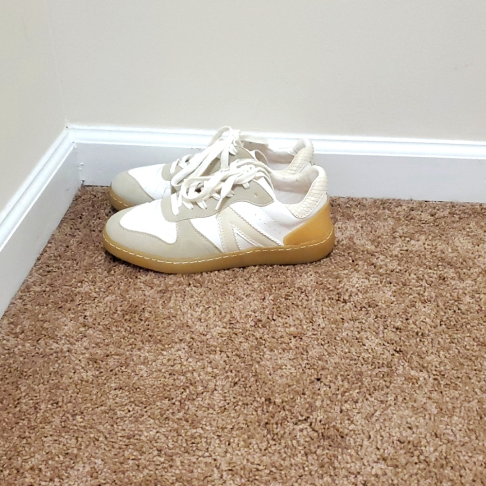 MIA Vesta Women's Cream and Tan Sneakers Size 8